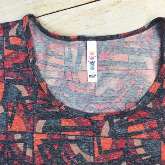 LULAROE Classic Tee in L - Picture 2 of 4